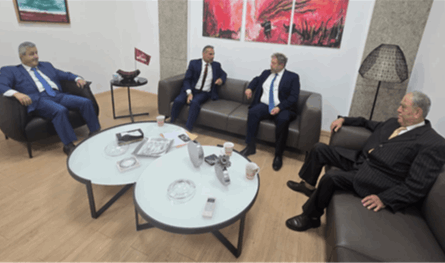 أفرام تسلم من السفير العماني دعوة للمشاركة في ملتقى الصناعة اللبنانية في مسقط