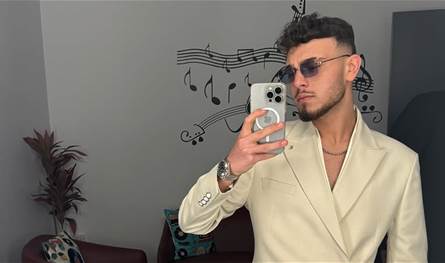 &quot;بحبك تؤبرني&quot;.. تصرّف غريب من معجبة في حفل الشامي شاهدوا ماذا فعل (فيديو)