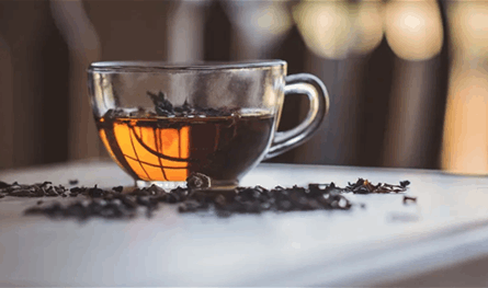إليكم أسرار احتساء شاي القرنفل بعد الوجبات