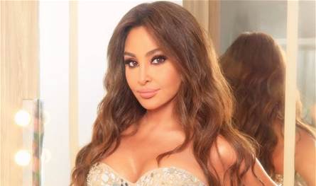 بفستان قصير.. إليسا تُحيي حفلا في القاهرة وهذا ما حصل معها على المسرح (فيديو)