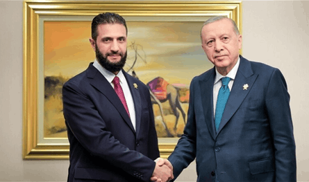 أردوغان والشرع في قطر: محادثات لتطوير العلاقات التركية-السورية