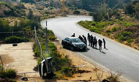 إنقلاب سيارة على طريق جبال الاربعين ووفاة شاب