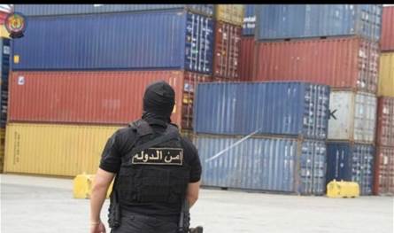 أخلوا بواجباتهم.. التحقيق مع موظفين في الجمارك متورطين في ابتزاز مالي بمرفأ بيروت