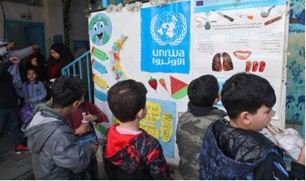 الخلاف بتجدد بين اللاجئين الفلسطينيين و&quot;الأونروا&quot;