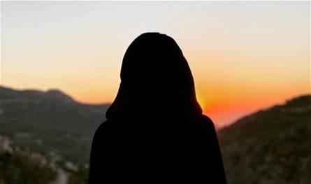 بعد خلعها الحجاب.. فنانة لبنانية شهيرة تستمتع بوقتها على متن يخت في دبي (فيديو)