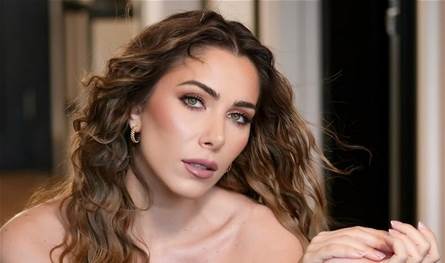 ببطن منتفخ.. دانييلا رحمة تستعرض حملها (صور)