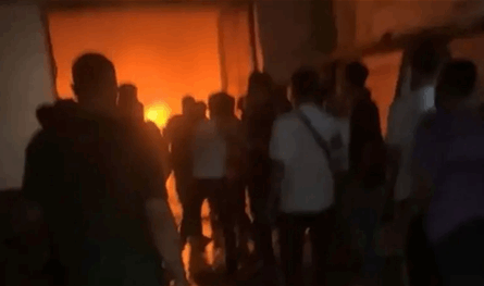حريق كبير في دولة عربيّة... وسقوط قتلى وجرحى