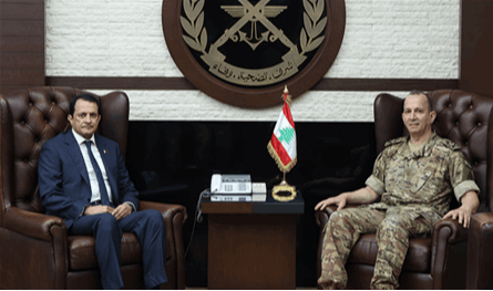 قائد الجيش استقبل السفير القطري.. وهذا ما تم بحثه