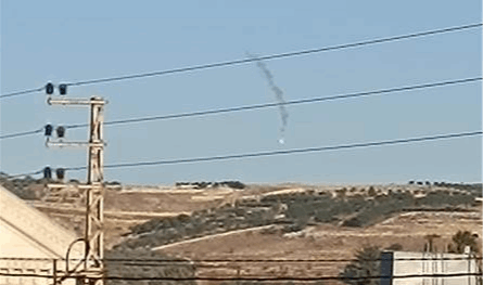 في الجنوب.. قنبلة إسرائيلية تُشعل حريقاً