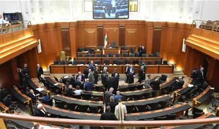الخلافات السياسية على قانون الانتخاب تُسقط النصاب وتعطل التشريع