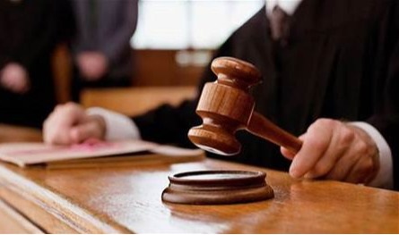 تصاعد الشكوك بعد إطلاق موقوفين والقضاء ينفي وجود حصانات 