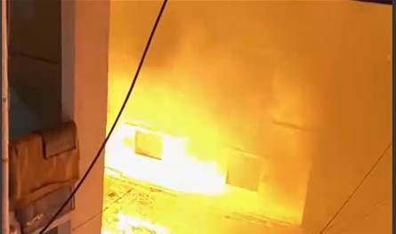بالفيديو: حريق بين المنازل في جبل محسن