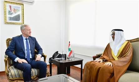 رجي يتسلم نسخة عن أوراق اعتماد سفير دولة الإمارات 