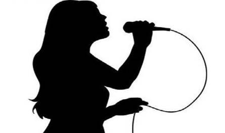 بعد إنهيارها على المسرح... هذا ما قرّرته فنانة شابة