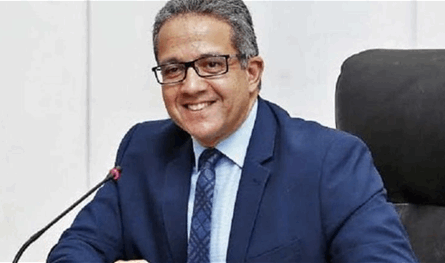 خالد العناني أول عربي يتولى منصب مدير عام اليونسكو.. فمن هو؟
