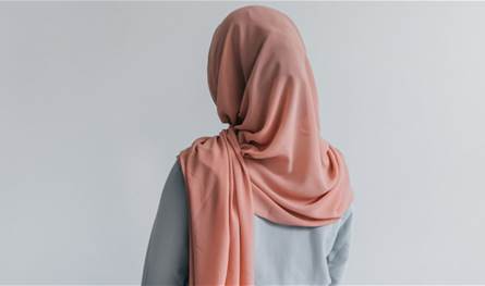فاجأت جمهورها... إعلامية لبنانية تخلع حجابها (صورة)