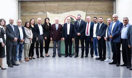 جعجع يعقد لقاء مع وفد بلدية عين زحلتا في معراب