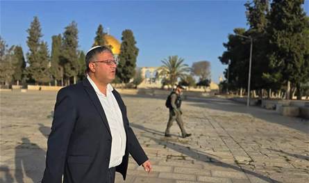 بحراسة مشددة.. بن غفير يقتحم مُجدداً المسجد الأقصى