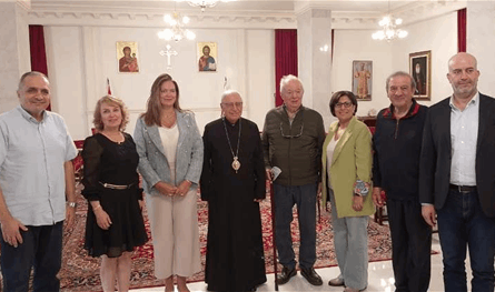 البطريرك العبسي يستقبل وفد مركزية مسيحيي المشرق