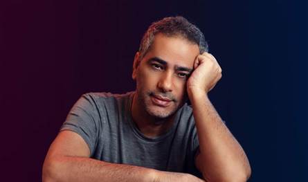 بالصورة... وقفة تضامنيّة مع فضل شاكر 