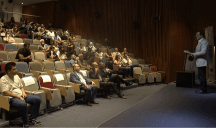 شحادة من الجامعة الأميركية: متفائلون بقدرة لبنان على تحويل التحديات إلى فرص