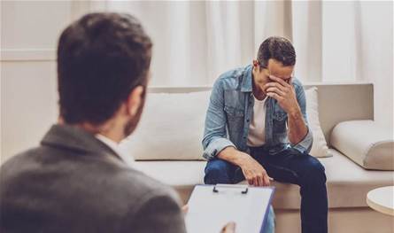 &quot;اللايف كوتش&quot;.. بين التطوير الذاتي والموضة الخطِرة