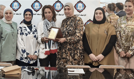 تكريم لينا الطبال في طرابلس لدورها البطولي في كسر الحصار عن غزة