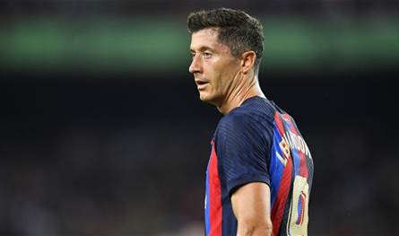 برشلونة يحسم مستقبل ليفاندوفسكي