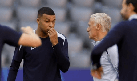 غضب في مدريد.. ديشامب يبرّئ نفسه من إصابة مبابي