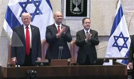 &quot;حماس&quot; سلّمت الرهائن الأحياء وإسرائيل أفرجت عن مئات الفلسطينيين.. ترامب: إنه يوم عظيم