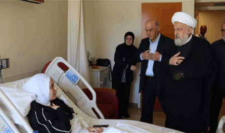الخطيب يزور الناجية أماني بزي ويثني على صبرها وإيمانها