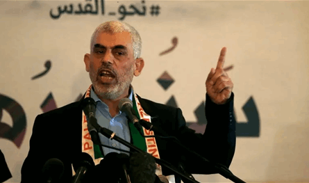 بعد عام على اغتياله.. الجيش الإسرائيلي ينشر صورة جديدة للسنوار