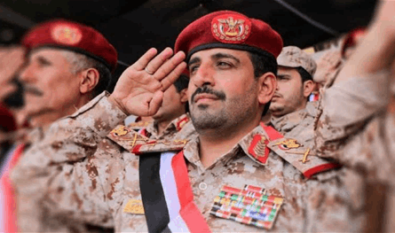 بعد أن تم استهدافه أواخر آب.. وفاة رئيس أركان الحوثيين فمن هو؟