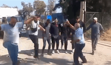 بالفيديو.. عمّال تنورين يحتفلون