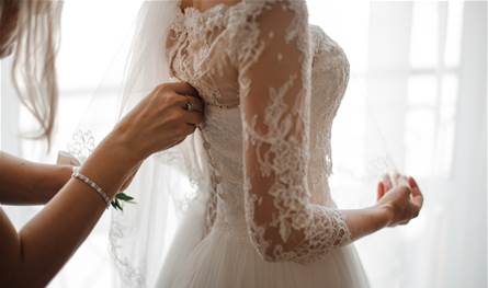 هو رجل أعمال أجنبيّ... فنانة مصريّة تكشف موعد حفل زفافها