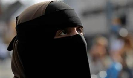 بغالبية الاصوات.. البرلمان البرتغالي يصوّت على منع النقاب في الأماكن العامة
