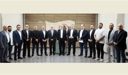 جعجع يواصل استقبال المجالس البلدية الجديدة في معراب