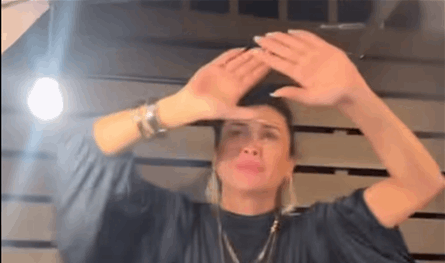 فيديو ينتشر لنادين الراسي: &quot;أنا عند بيت جعجع&quot;.. شاهدوا ما قالته عن &quot;القوات&quot;