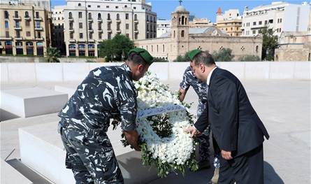 الحجار يكلل ضريح الشهيد الحسن.. وكلمة في ذكراه