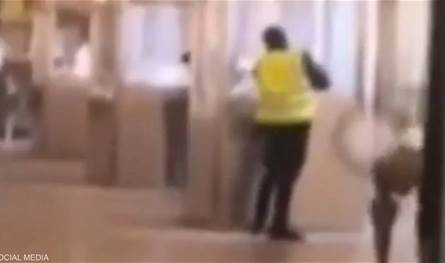 في 7 دقائق فقط.. فيديو من سرقة مجوهرات متحف اللوفر في باريس