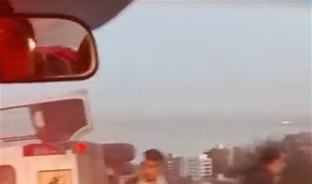 بالفيديو.. انقلاب باص يقل طلاباً في عرمون 