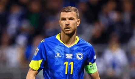 دزيكو يكتب التاريخ في دوري المؤتمر الأوروبي