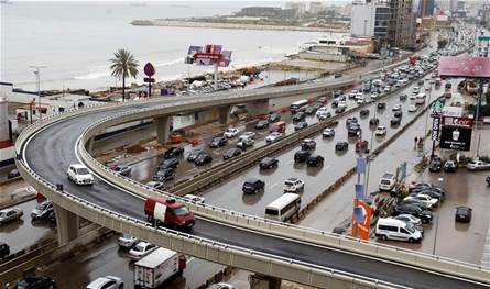 تحت جسر جل الديب... حادث سير بين 4 سيارات