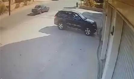 بالفيديو... شاهدوا لحظة وقوع حادث السير الذي أودى بحياة المأمور رباح شديد