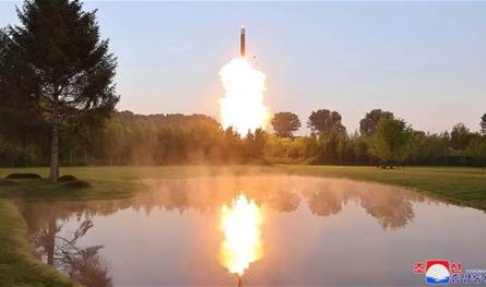 قبالة سواحلها الغربية.. كوريا الشمالية تختبر صاروخ كروز