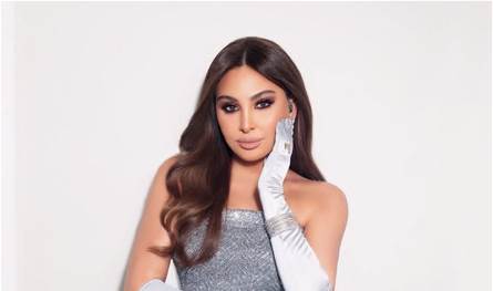 إليسا تُثير مُجددا قلق الجمهور بشأن صحتها.. تخفي تورما في يدها!؟ (فيديو)