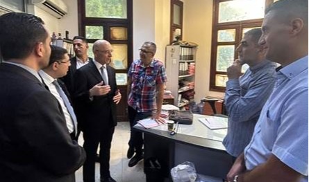 وصول وزير الداخلية الى مبنى المالية لبلدية بيروت