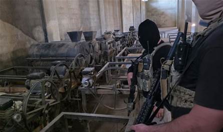 مخبأ سريّ... على ماذا عثر الجيش داخل منزل أحد المطلوبين الخطيرين؟ (صور وفيديو)