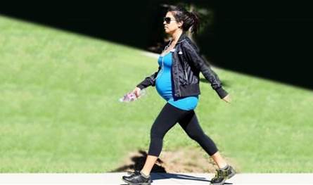 كيف يساعد المشي المرأة الحامل؟