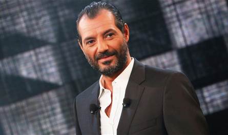 هي تونسية.. زوجة عادل كرم في إطلالة نادرة تعرفوا إليها (صورة)